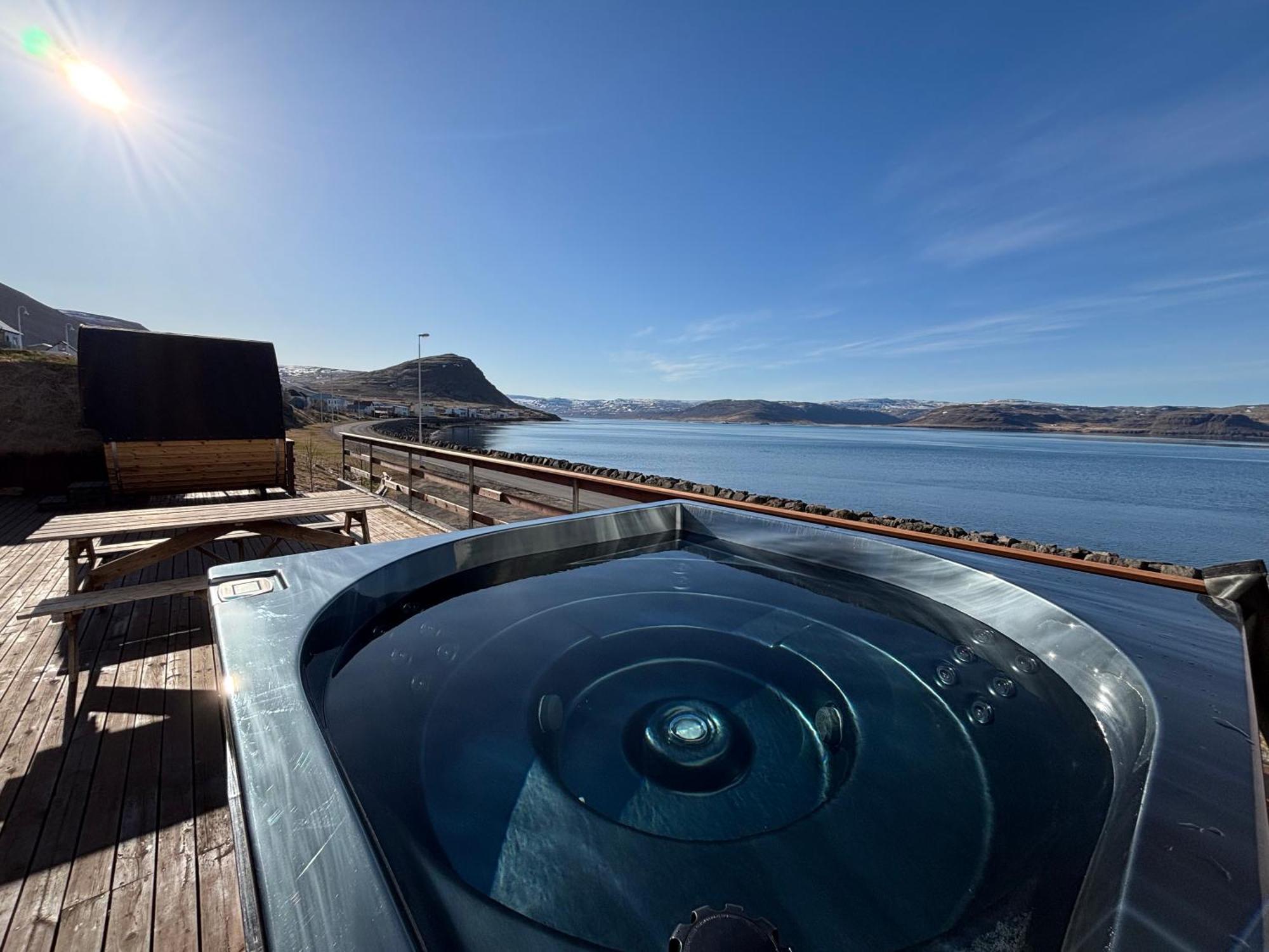 Hotel West Patreksfjordur Exterior photo